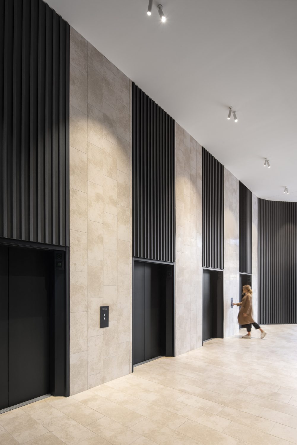 26 Flinders St Foyer010